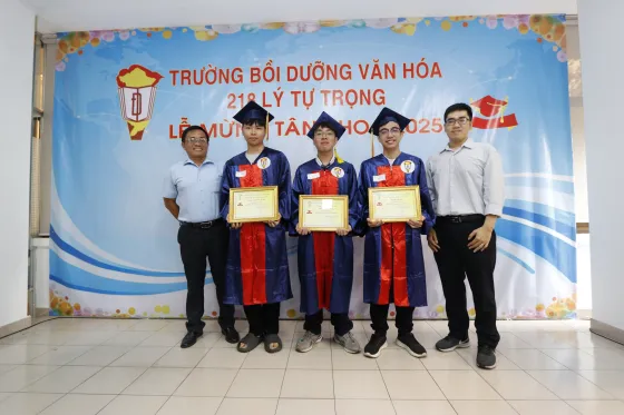 Lễ mừng tân khoa 2025